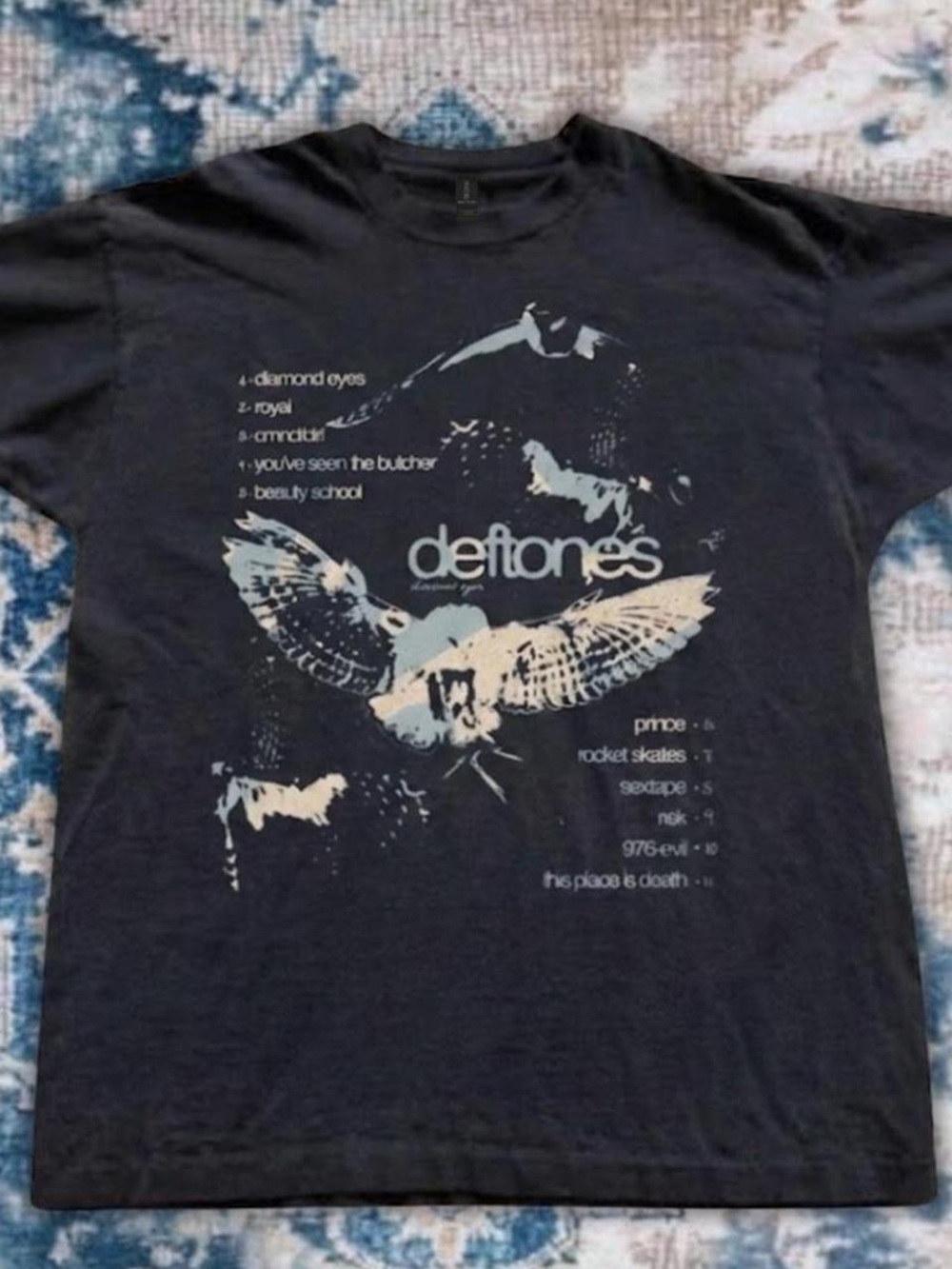 Gildan Black Deftones Graphic Tee with Light Gray & Cream Print